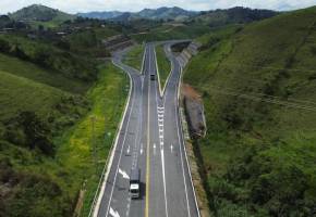 Este fin de semana festivo se espera alta movilidad en los principales corredores de Antioquia y Medellín. Foto: Manuel Saldarriaga Quintero