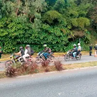 En este punto de la vía Las Palmas ocurrió el homicidio de un hombre, que sería menor de edad, de acuerdo con los primeros análisis. FOTO: CORTESÍA
