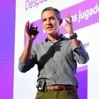 La venta de acciones por parte de David Vélez se da en un contexto de fortaleza financiera y expansión internacional, en el que la compañía busca mantener su competitividad frente a bancos tradicionales y otros neobancos que emergen en la región. FOTO: Cortesía.