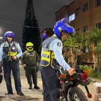Una moto, sin placas, es inmovilizada por los agentes de Tránsito de la ciudad. FOTO: Cortesía