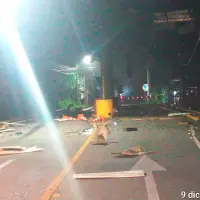 Así quedó el peaje Cabildo, en jurisdicción de Girardota. Hombres armados evacuaron a los trabajadores antes de realizar el atentado. FOTO: CORTESÍA