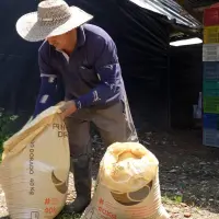 Uno de los campesinos de uno de los corregimientos de Medellín. FOTO: Cortesía.