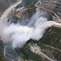 El embalse de Hidroituango está diseñado para operar a 420 msnm; sin embargo, hoy la altura máxima permitida es 408 metros. El almacenamiento actual representa el 53% del volumen útil. FOTO MANUEL SALDARRIAGA