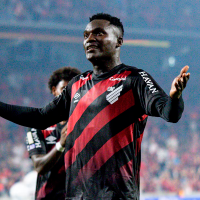Kevin Viveros está en un nivel brillante en Brasil y es el máximo goleador con 16 anotaciones. Además, suma cinco dobletes en la temporada, algo que hasta ahora no había alcanzado ningún colombiano. FOTO GETTY
