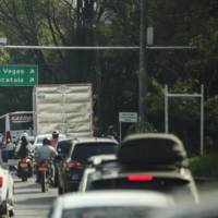 La Secretaría de Movilidad de Medellín recordó que cualquier modificación del pico y placa será divulgada oportunamente a través de sus canales institucionales y medios oficiales. FOTO Camilo Suárez. 