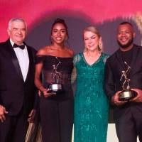 En la imagen aparecen Ciro Solano junto a los deportistas exaltados Yeison López, Natalia Linares, Stefany Cuadrado y la ministra del Deporte, Patricia Duque. FOTO CORTESÍA COC