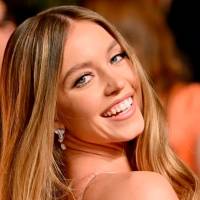 La actriz Sydney Sweeney ha protagonizado varios escándalos, entre ellos protagonizar una campaña publicitaria que promovía el supremacismo blanco, según sus críticos. Foto: getty.