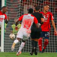 La imagen del balón de Hugo Rodallega entrando en la red durante la final de la Liga frente al DIM. FOTO DIMAYOR