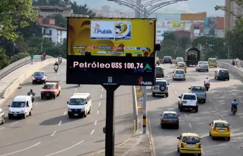 En 2015, la Alcaldía se vio obligada a desinstalar más de 20 pantallas electrónicas de publicidad que ya existían luego de que otras empresas del gremio publicitario las demandaran. FOTO: Archivo El Colombiano