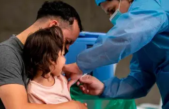 Los síntomas de la neumonía pueden ser similares a los de una gripe común, pero las consecuencias pueden ser mortales. Hay que estar atenta. Foto EL COLOMBIANO. 