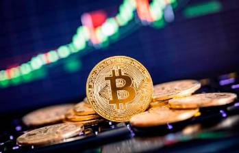 El Bitcoin alcanzó los 100.000 dólares este mes. FOTO iStock. 