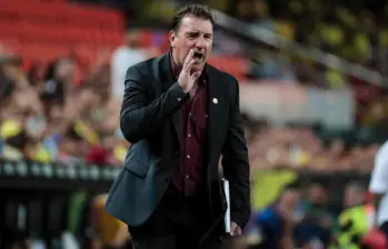 El técnico argentino Néstor Lorenzo técnico de la Selección Colombia, regresa al país con el grupo para preparar el duelo ante Paraguay, previsto para el martes en el Metropolitano. FOTO EC