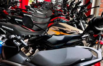 Según registros de usuarios y concesionarias, los tiempos de espera para motos nuevas en Medellín pueden ir hasta un año. FOTOS Manuel Saldarriaga