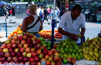 39 de cada 100 ciudadanos en Medellín, trabajan en la informalidad a corte de julio. FOTO: Julio César Herrera 