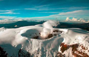 La UNGRD recomendó la evacuación inmediata de las comunidades cercanas al cráter del volcán Nevado del Ruiz. FOTO: SGC