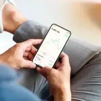 Expertos aseguran que regalar acciones es un obsequio duradero que puede ganar valor con el tiempo. FOTO: GETTY