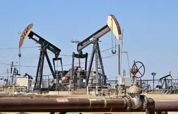 Petróleo supera US$90 por guerra en Oriente Medio, bloqueo en Ormuz dispara precios y alerta sobre impacto global. FOTO: Getty.