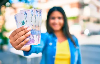 Desde que inició el gobierno del presidente Gustavo Petro, el salario mínimo ha aumentado alrededor de 37,6%. Foto: Depositphotos