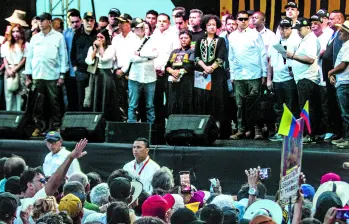 Algunos trabajadores aseguraron en La Alpujarra que fueron obligados a asistir al evento del presidente Gustavo Petro en Medellín. FOTO: EL COLOMBIANO