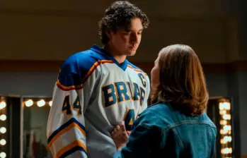 Estos son Belmont Cameli y Ella Bright, protagonistas de la primera temporada de Off Campus. FOTO: Cortesía Prime Video.
