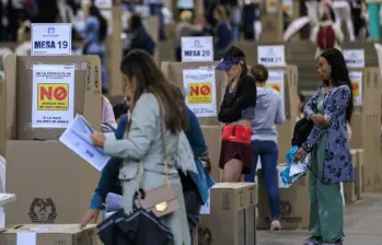 Según los analistas, las elecciones de este domingo estarán atravesadas por un fenómeno extremo de polarización política en Colombia. FOTO: JULIO CÉSAR HERRERA.