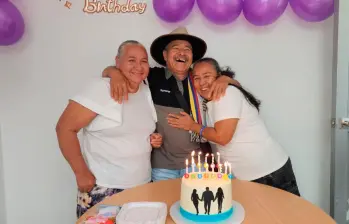 Jorge, Luz Gladys y Luz Nelly Castellanos se reencontraron en un sitio de Apartadó. FOTO UBPD