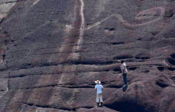 El equipo de investigadores cree que este tipo de grabados por grupos prehistóricos como una forma de marcar el territorio. Foto cortesía Europa Press.