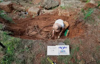 En el cementerio de Zaragoza, Antioquia, un equipo forense de la Unidad de Búsqueda de Personas dadas por Desaparecidas avanza en una nueva fase de recuperación. FOTO: Cortesía Comunicaciones UBPD