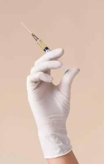 Los péptidos se han popularizado en redes sociales como una alternativa para adelgazar, pero los especialistas advierten sobre los riesgos de utilizarlos sin control médico. FOTO: Magnific. 