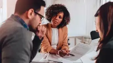 Los <i>call centers</i> en Bogotá se consolidan como puerta de entrada laboral para jóvenes y bachilleres. FOTO: GETTY