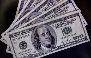 El peso colombiano sigue fortaleciéndose frente al dólar, que se mantiene cerca de sus niveles más bajos desde 2021. FOTO: JAIME PÉREZ