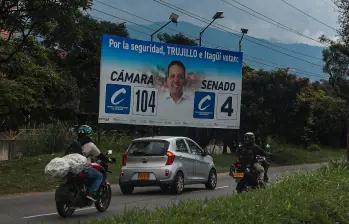 En Itagüí las calles están llenas de material propagandístico de los candidatos del exalcalde Trujillo. FOTO Camilo Suárez