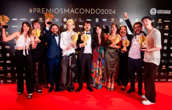 Equipo de El otro hijo, gran ganadora con siete premios en los XII Premios Macondo, 2024. Foto: Cortesía.