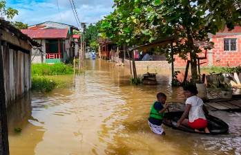 Por las inundaciones persistentes se estarían presentando brotes de enfermedades gastrointestinales, sobre todo en niños. FOTOS: YOINER PALOMEQUE