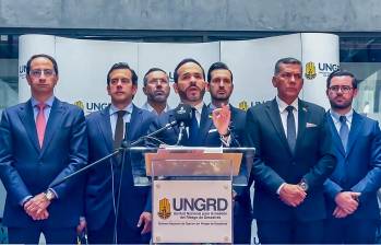 Desde Bogotá, el presidente De la Espriella anunció la declaración de emergencia nacional. Luego viajó a Pereira, Quibdó y, posteriormente, a Cali. FOTO Captura de video y GETTY