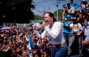 Las avenidas Bolívar y Las Mercedes de Caracas se convirtieron en el escenario en el que el chavismo y los opositores midieron el pulso de cara a las elecciones históricas que enfrentarán a Nicolás Maduro y Edmundo González. FOTO getty