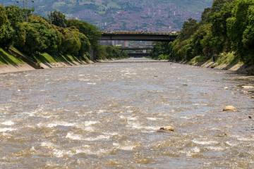 El río Aburrá une la historia de Medellín (Visión del presente)