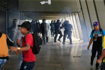 El reporte oficial habla de que un número no determinado de indígenas ingresó de manera violenta a la Alpujarra. Foto: Esneyder Gutiérrez