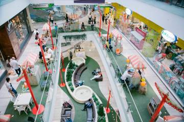 Disfrutar de lo simple, de esas pequeñas cosas que desbordan al ser de alegría y lo llenan de plenitud, es la propuesta del Mercadillo de Artes, Hobbies y Deportes, en Santafé Medellín.