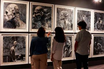 Esta exposición es un llamado a la reflexión y a la acción. Nos desafía a reconsiderar nuestra relación con la naturaleza y nuestra propia naturaleza. Fotos: Manuel Saldarriaga