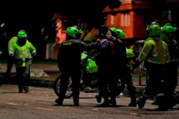 El Comando Nocturno es una estrategia de la Policía para recuperar los espacios seguros en Bogotá. FOTO: Colprensa 