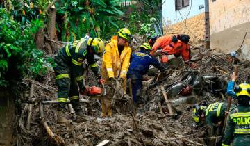 La Alcaldía de Itagüí confirmó este lunes que las precipitaciones, que se extendieron por varias horas, desataron una avenida torrencial que impacto zonas residenciales, dejando un muerto, inundaciones, deslizamientos y colapso de estructuras. Foto: Camilo Suárez