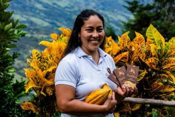 Sandra Quintero combina la producción agrícola con el turismo y la venta en Cacao Primaveral, una iniciativa que muestra lo mejor del proceso. Foto: Julio César Herera