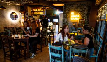 El gasto en restaurantes sigue presionando el alza del IPC en Colombia. FOTO Julio César Herrera