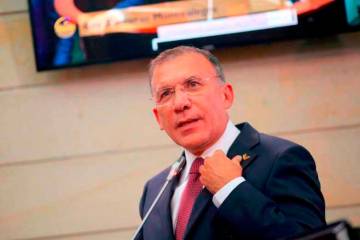 Presidente del Senado cada vez más cerca de vencer al cáncer de colon. Foto: EFE