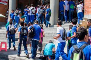 Mineducación emitió una circular para padres de familias sobre matrículas y útiles, ¿qué dice?