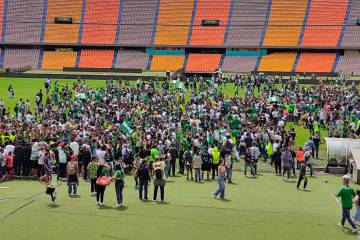 Hinchas de Ferro se oponen a un acto ProVida en su estadio de fútbol -  ANRed