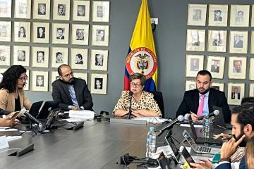 La ministra del Trabajo, Gloria Ramírez, lideró la mesa de la subcomisión de la reforma laboral, integrada por empresarios, sindicatos y expertos. FOTO cortesía