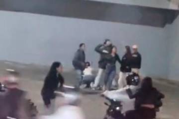 En la imagen quedó registrado el altercado mientras se realizaban los piques ilegales en Rionegro. FOTO: CORTESÍA
