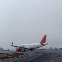 Así se ve el banco de niebla que rodea el Aeropuerto Internacional José María Córdova. Foto: tomada de las redes sociales del aeropuerto.